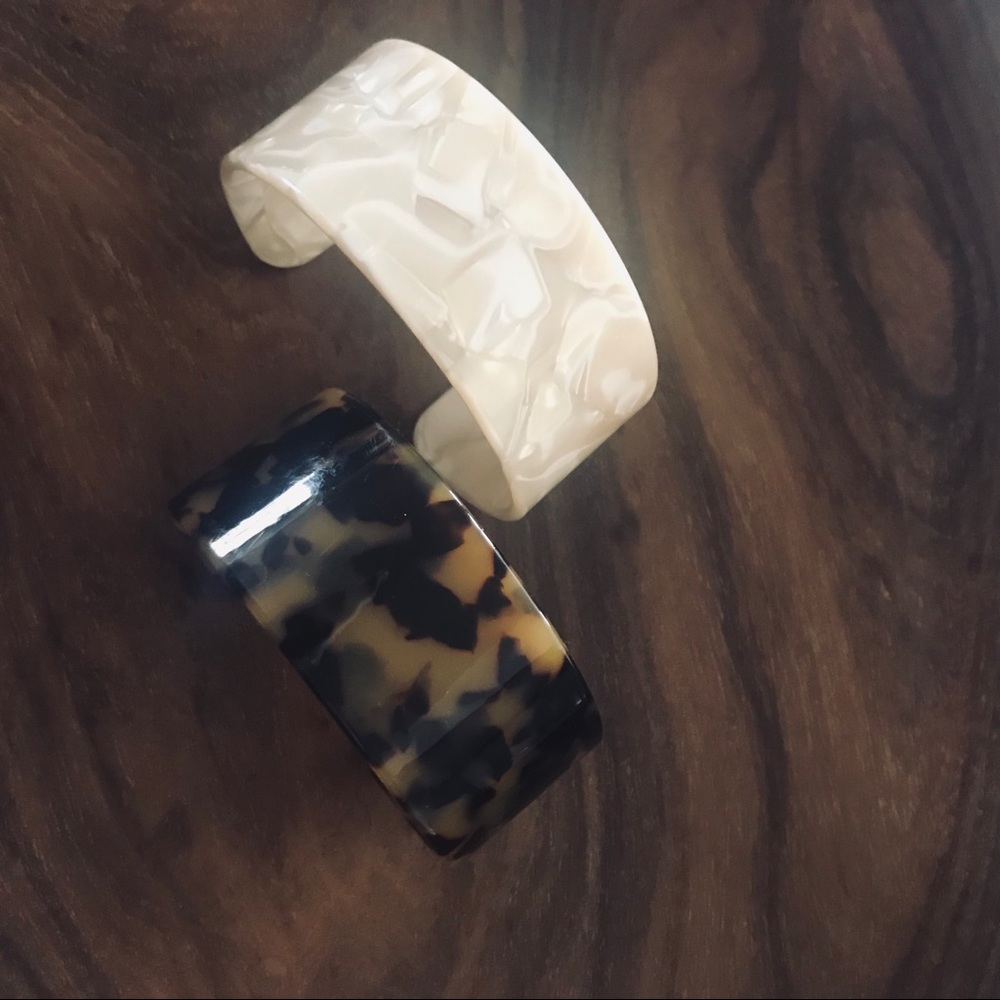 (2) Cuff Bracelets Beautiful - Picture 2 of 6